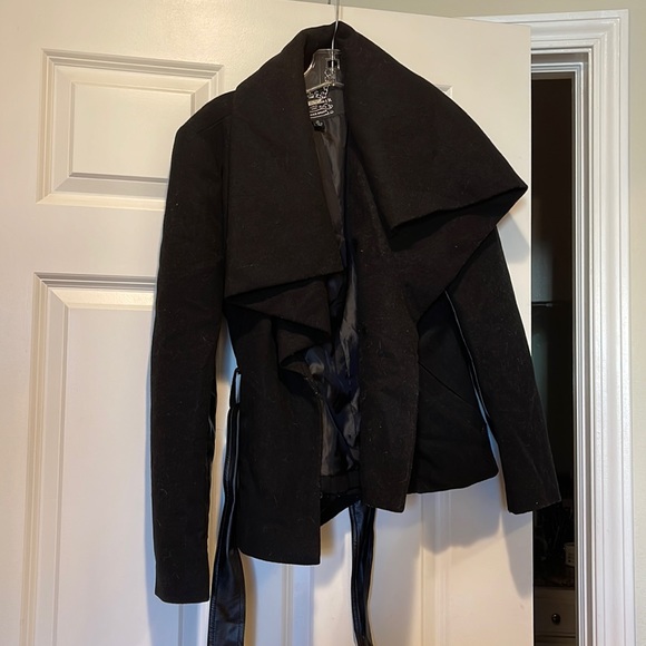 Black waist length coat with belt - Picture 1 of 3